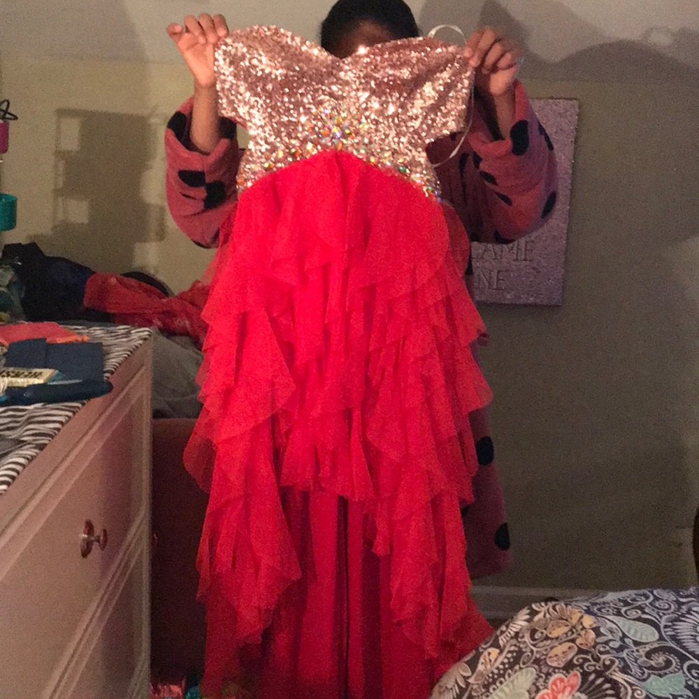 Prom dress - Picture 1 of 3